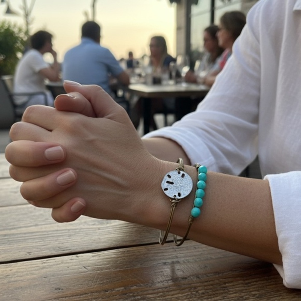 Luca & Danni bangle set, turquoise color beads, hammered star perforated metal 🩶